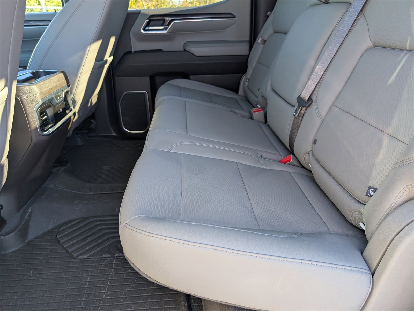 Used 2023 Chevrolet Silverado 1500 LTZ w/ LTZ Premium Package image 16