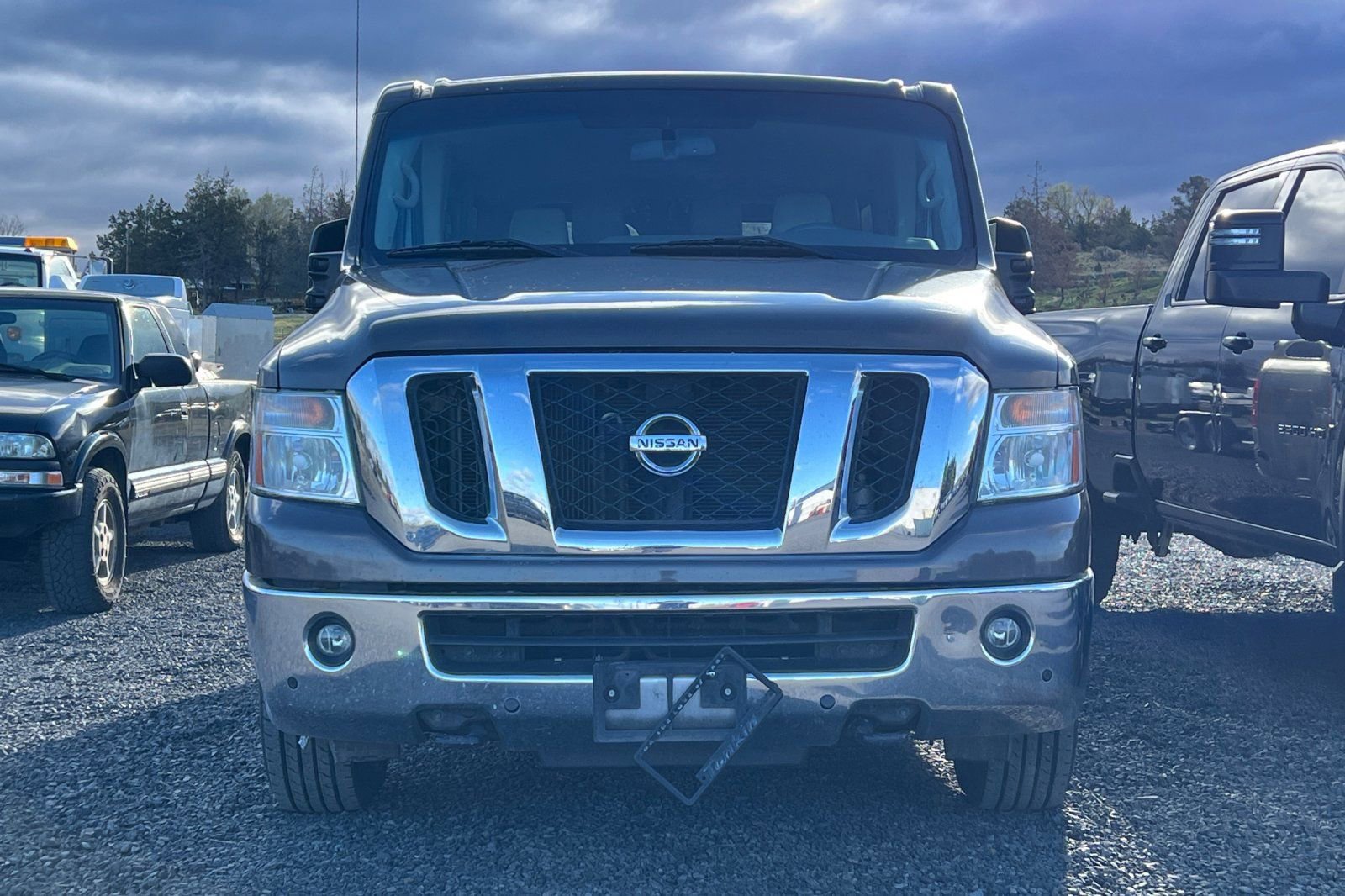 Used 2019 Nissan NV 3500 SL image 2