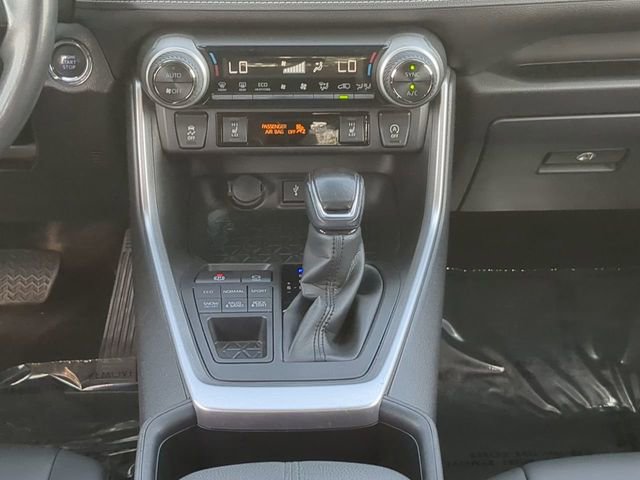 Certified 2022 Toyota RAV4 XLE Premium AWD/4WD image 19