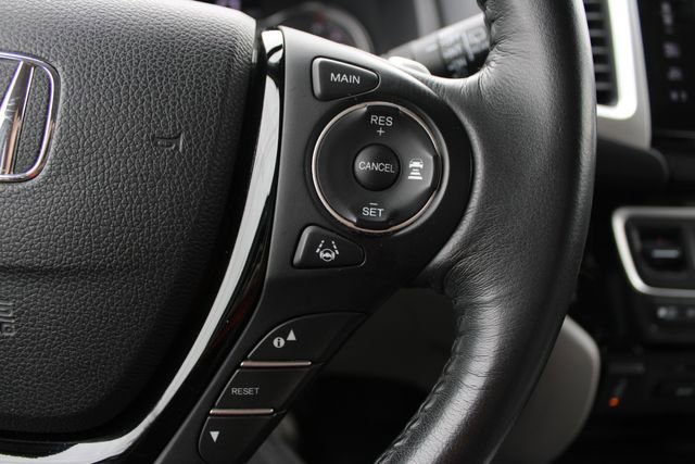 Used 2017 Honda Pilot Touring image 12