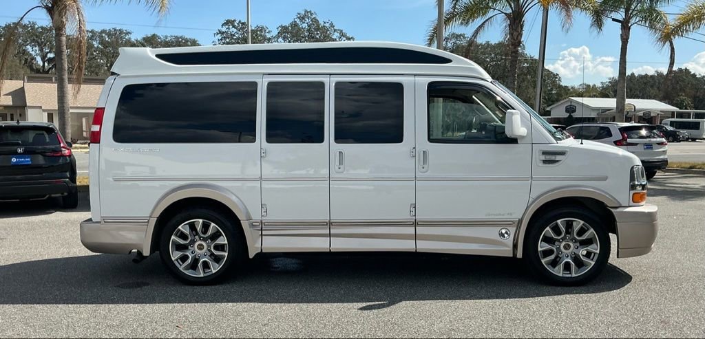 Used 2022 Chevrolet Express 2500 w/ Enhanced Convenience Package image 12