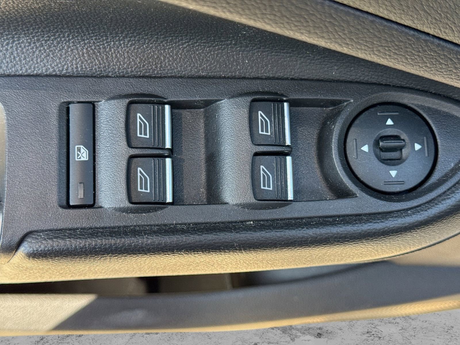 Used 2017 Ford Escape Titanium AWD/4WD image 20