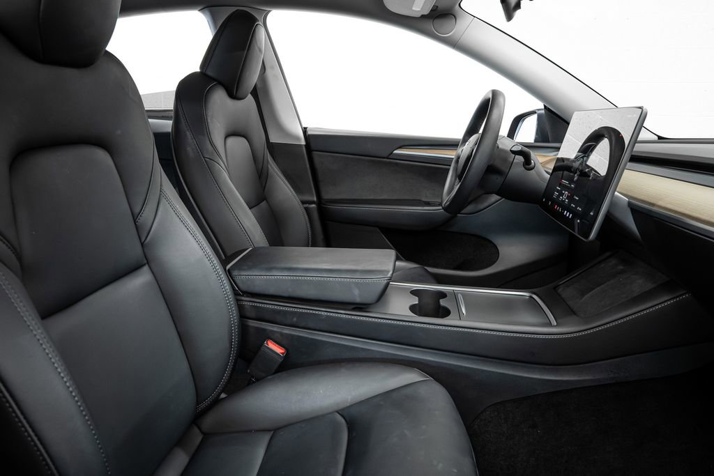 Used 2023 Tesla Model Y Long Range image 31