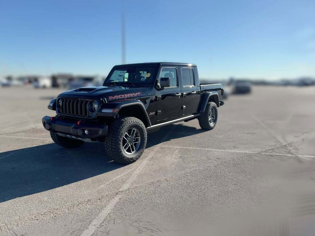 New 2026 Jeep Gladiator Mojave image 4