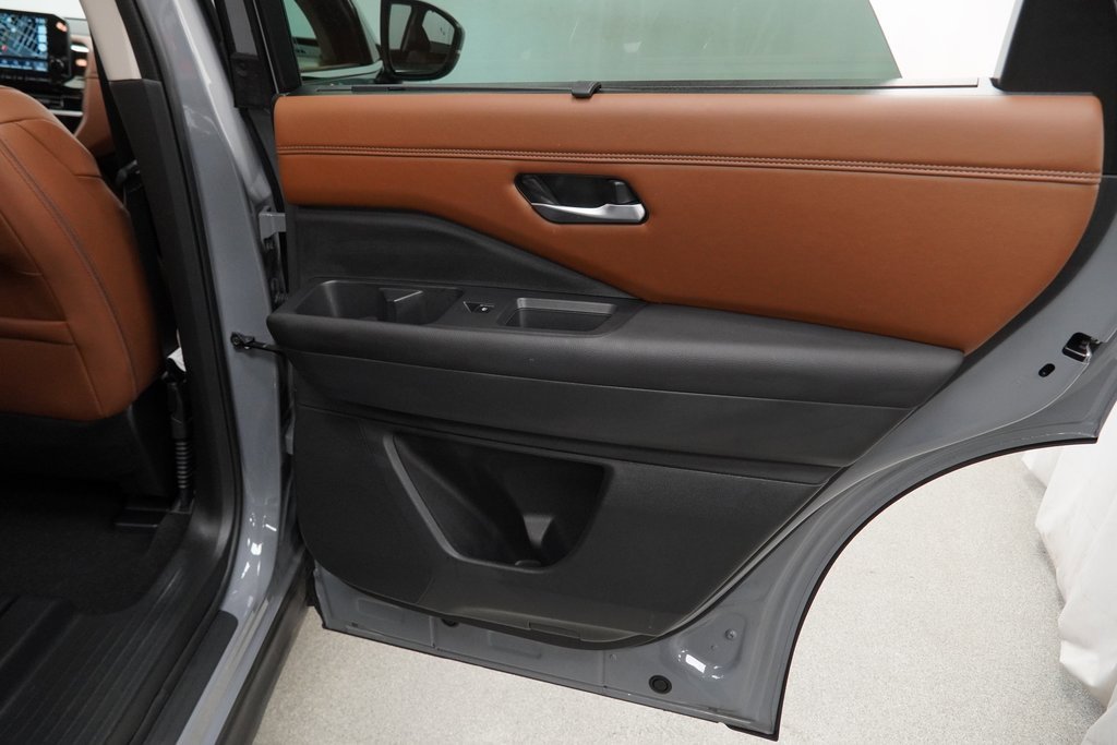 Used 2024 Nissan Pathfinder Platinum w/ Cargo Package image 50