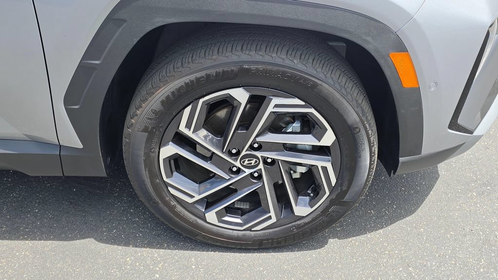 Used 2025 Hyundai Tucson Limited AWD/4WD image 9