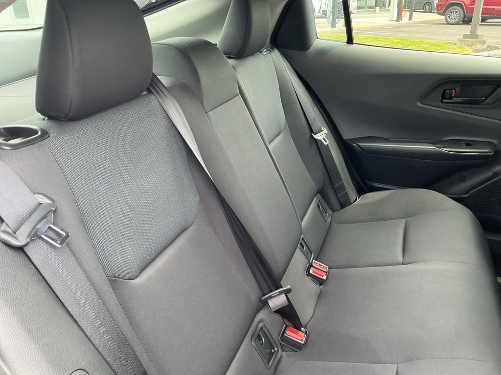 Used 2025 Toyota Prius LE FWD image 17