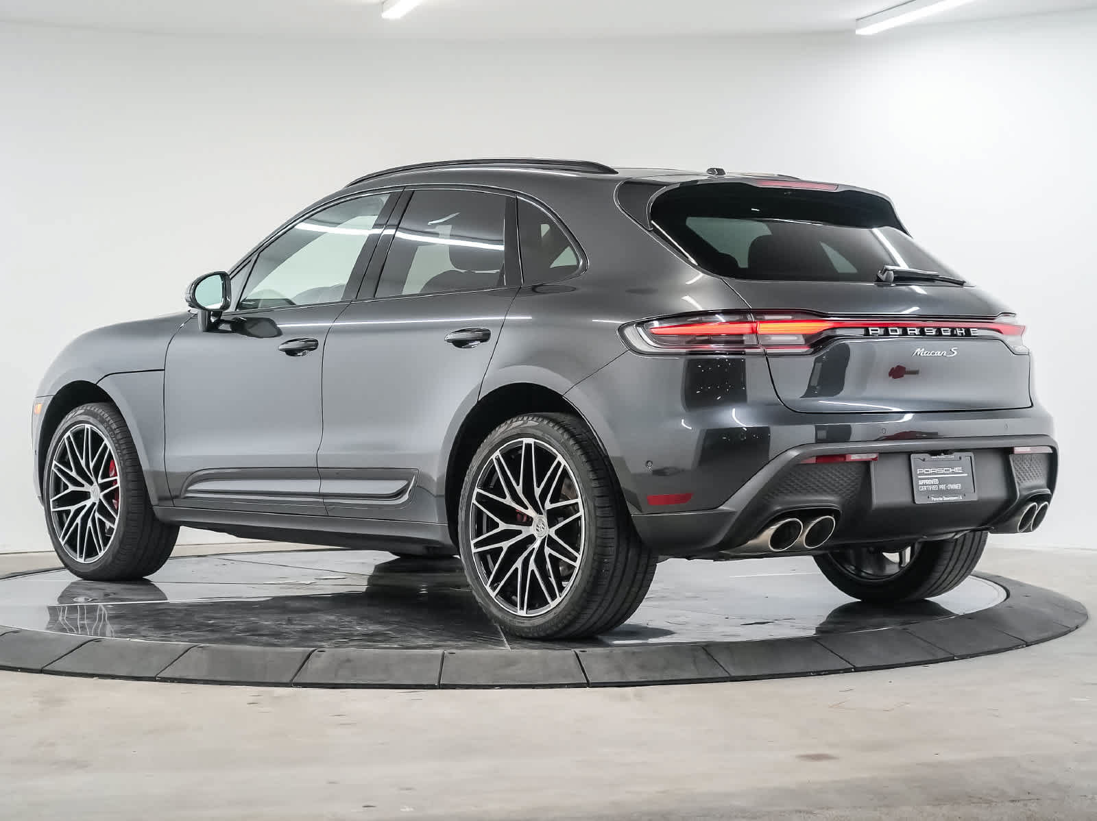 Used 2023 Porsche Macan S AWD/4WD image 3