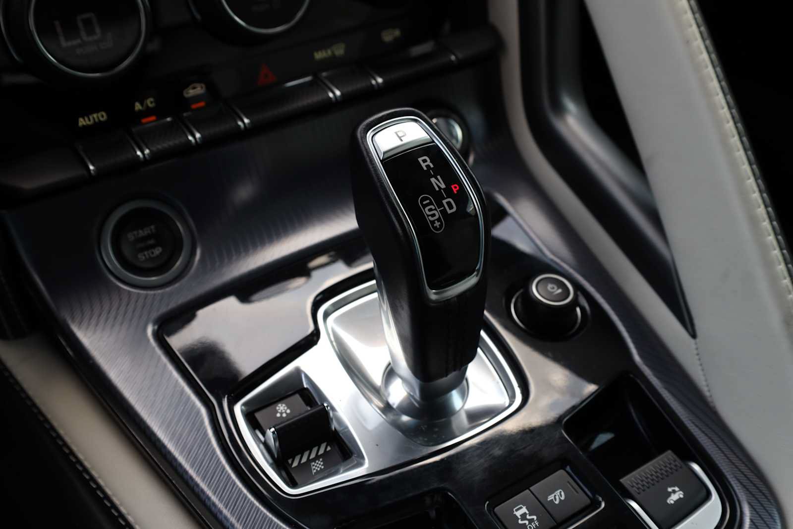 Used 2021 Jaguar F-TYPE Convertible RWD image 25