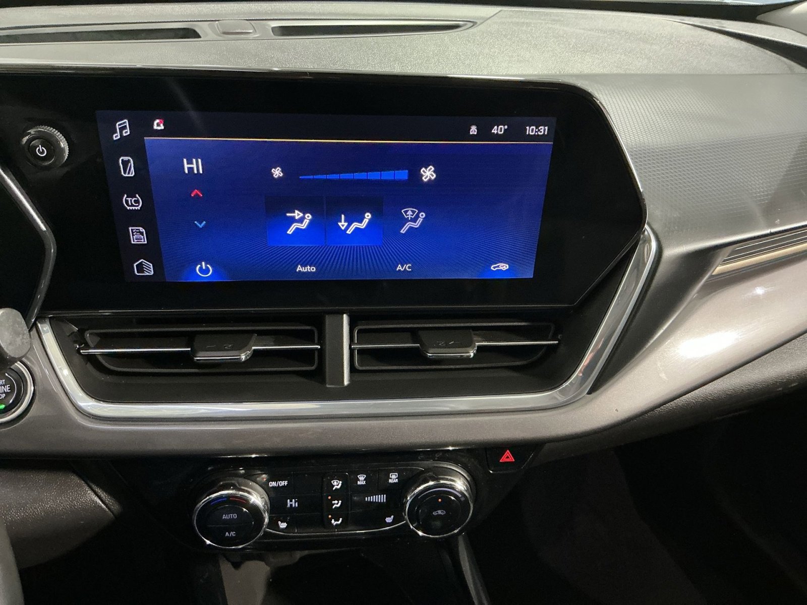 Used 2025 Chevrolet Trax ACTIV image 28