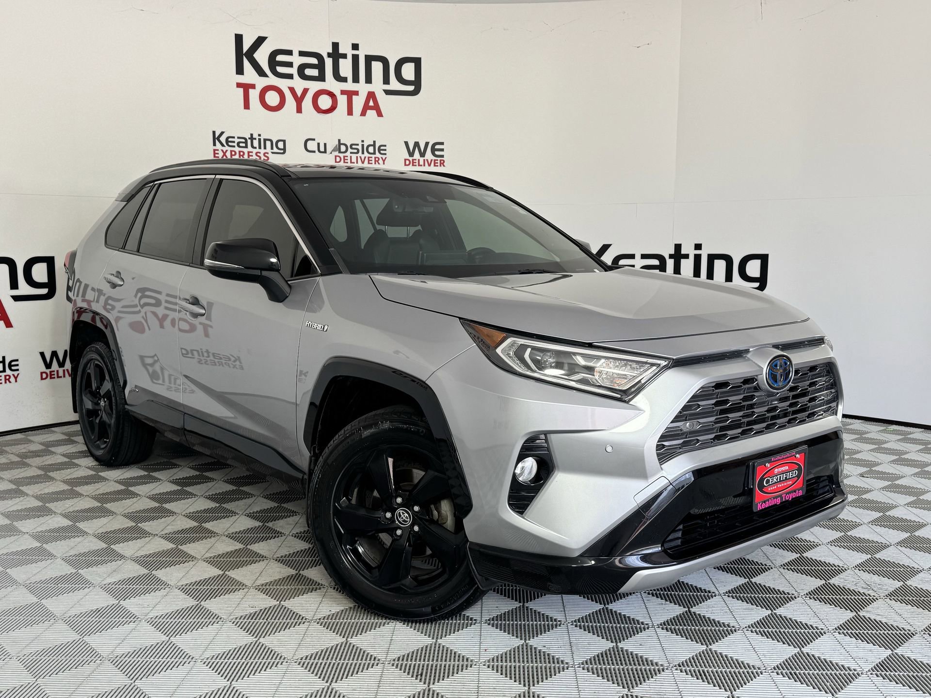 Used 2019 Toyota RAV4 XSE AWD/4WD image 3