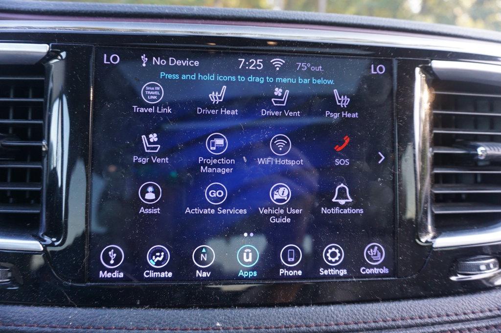 Used 2020 Chrysler Pacifica Limited FWD image 9