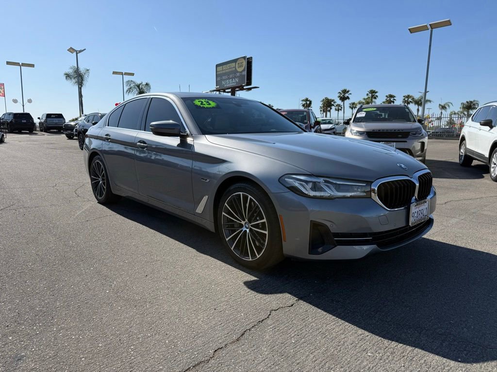 Used 2023 BMW 530e w/ Premium Package RWD image 1