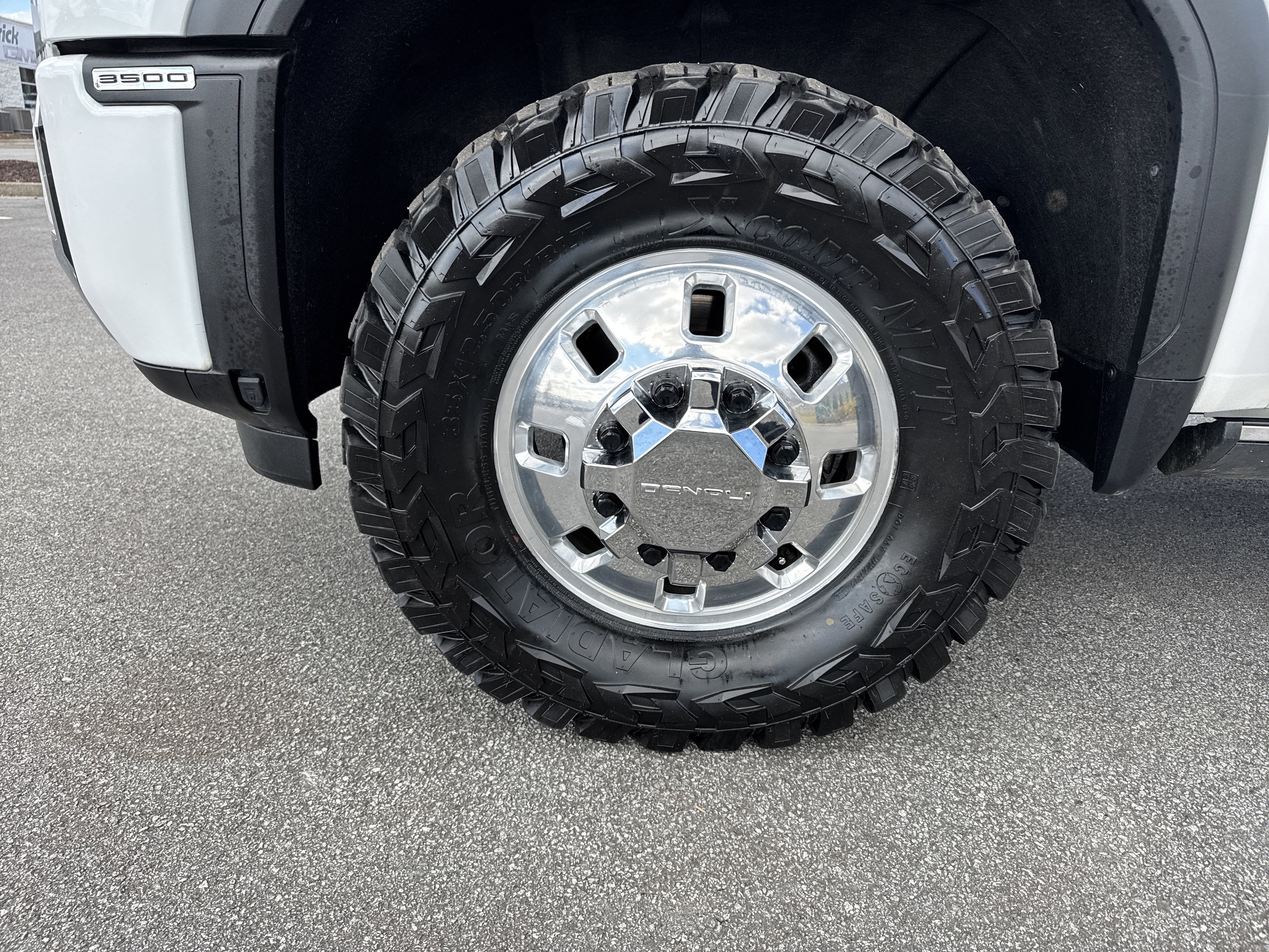 Used 2024 GMC Sierra 3500 Denali w/ Technology Package image 13