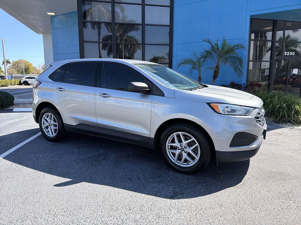Used 2021 Ford Edge SE image 9