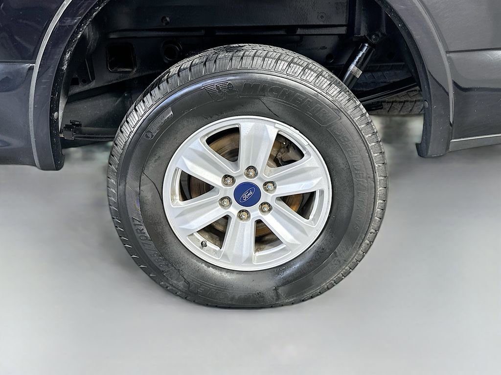 Used 2019 Ford F150 Platinum w/ Equipment Group 701A Luxury AWD/4WD image 35