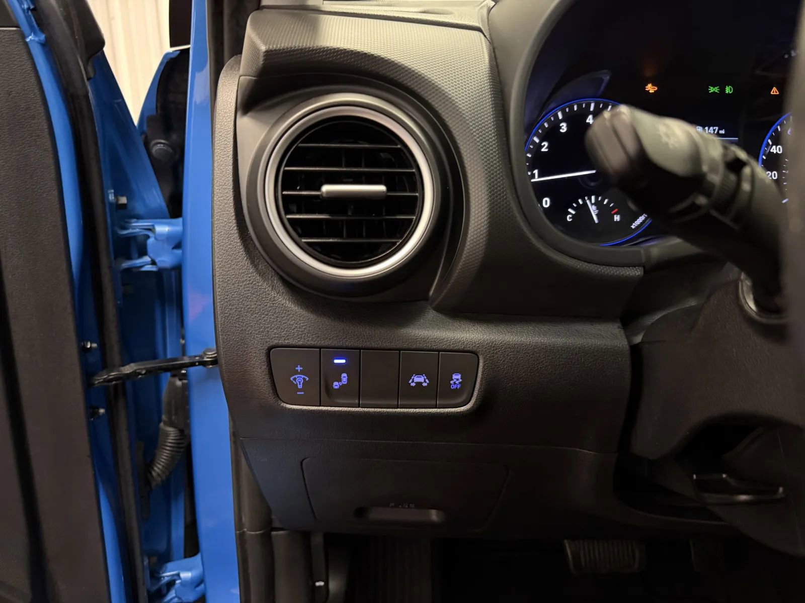 Used 2018 Hyundai Kona SEL w/ SEL Tech Package 02 FWD image 26