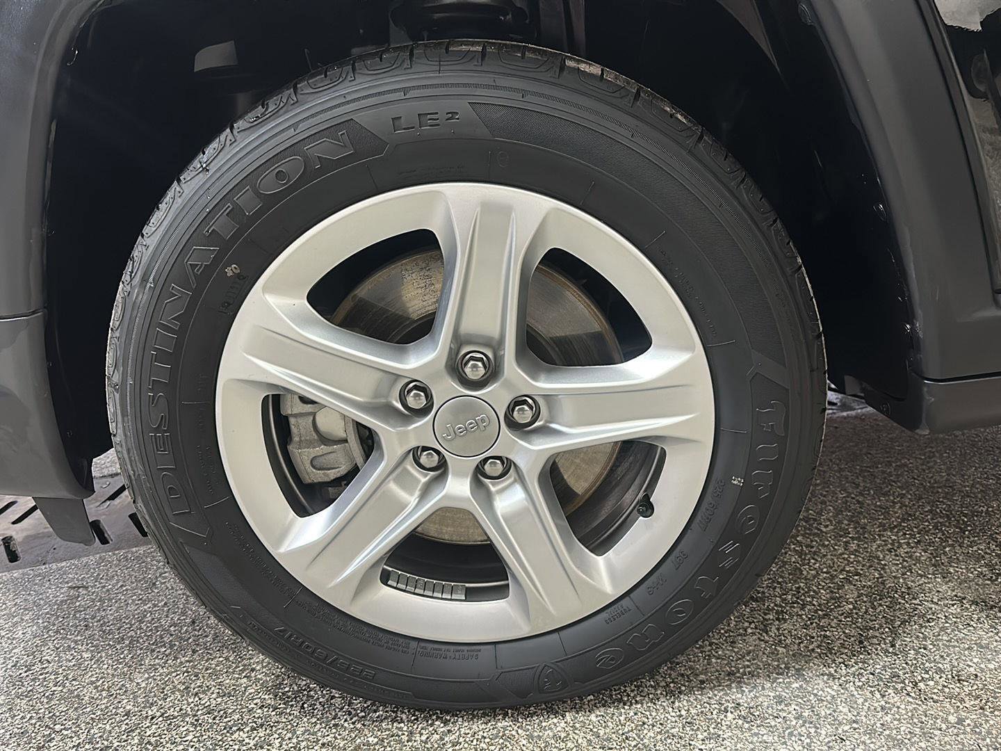 Used 2023 Jeep Compass Latitude w/ Convenience Group AWD/4WD image 9
