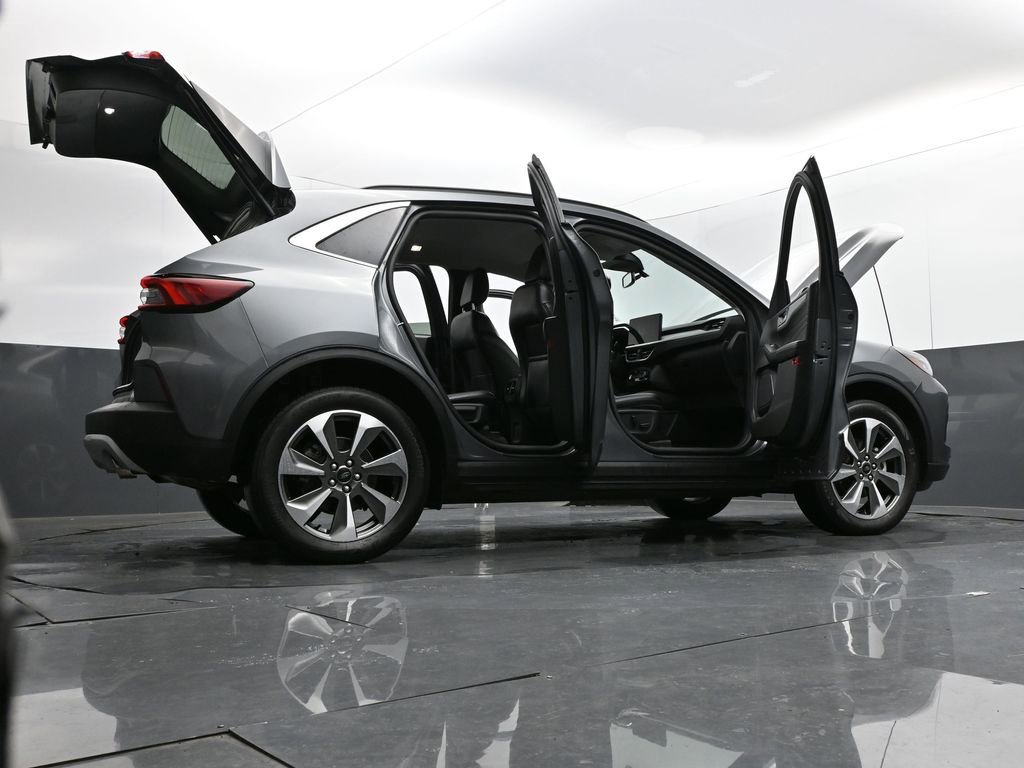 Used 2024 Ford Escape Platinum image 32