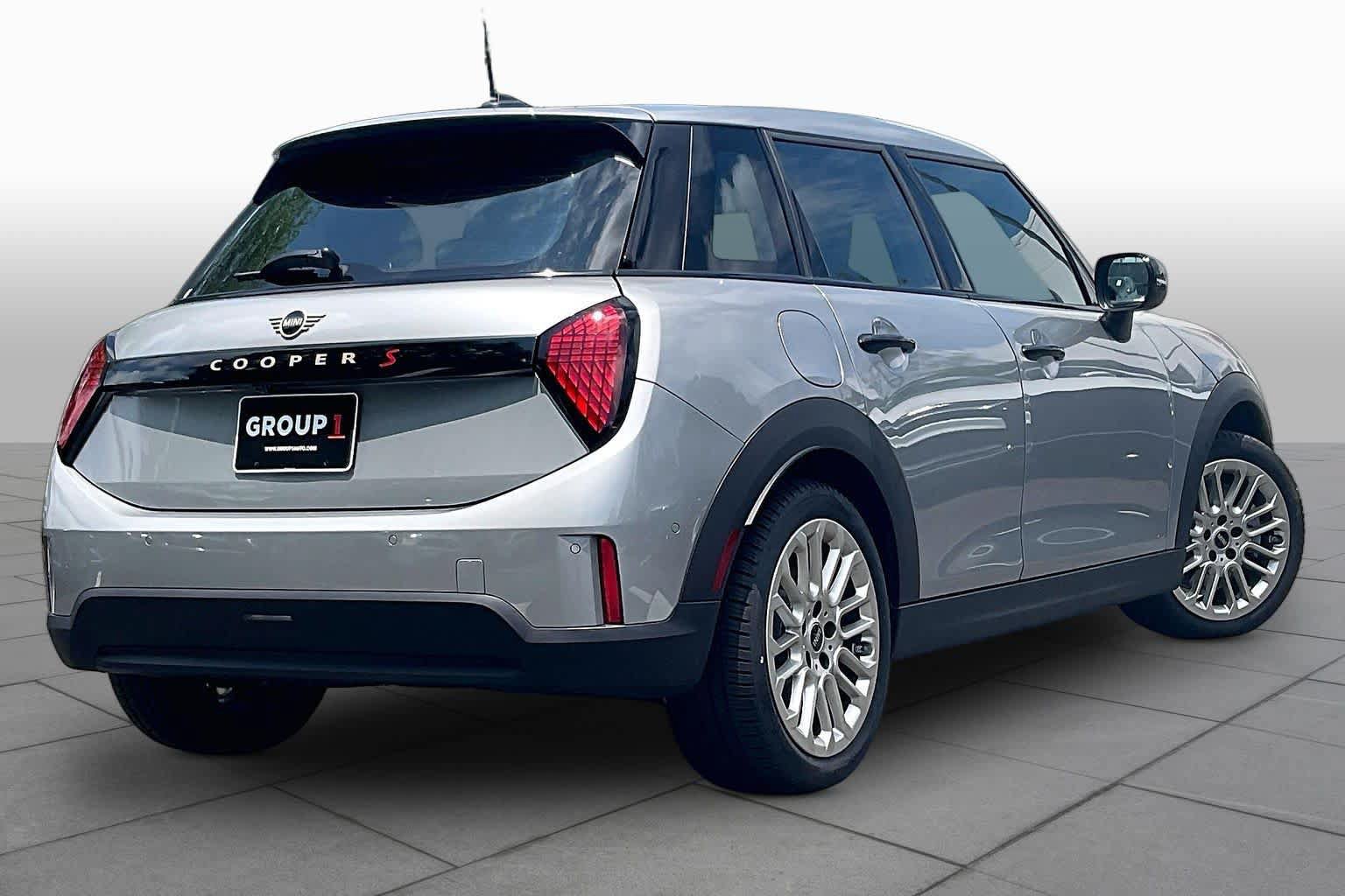 Used 2025 MINI Cooper S FWD image 11