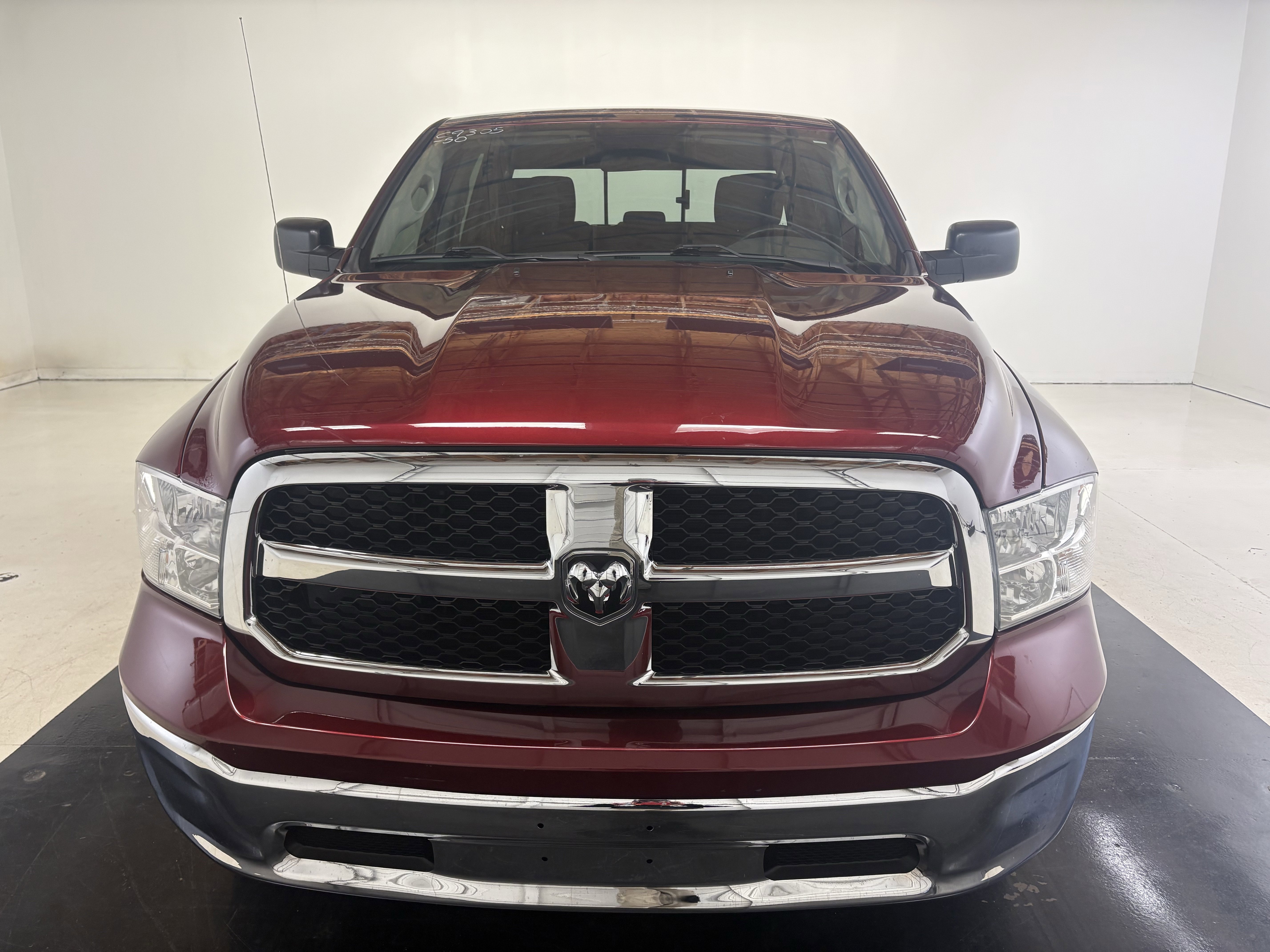 Used 2019 RAM 1500 Classic SLT image 2