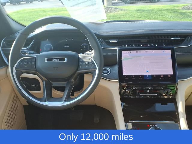 Used 2025 Jeep Grand Cherokee L Limited AWD/4WD image 10