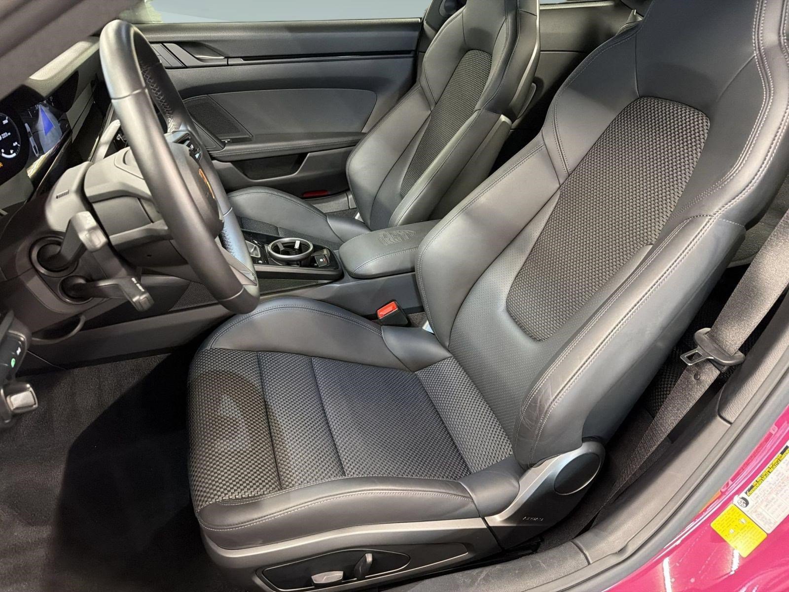 Certified 2023 Porsche 911 Carrera T RWD image 5
