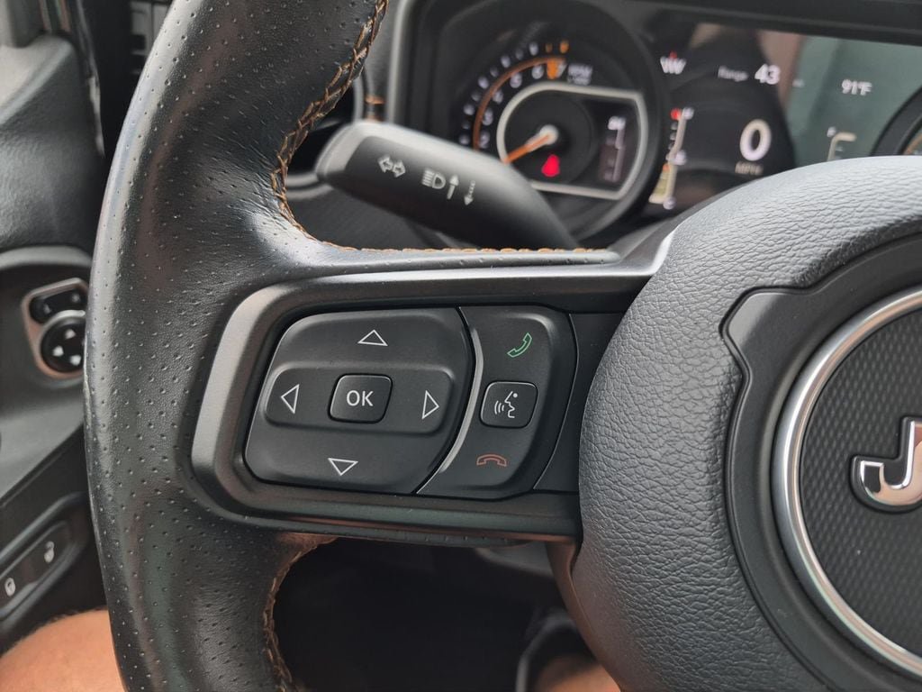 Used 2024 Jeep Gladiator Mojave w/ Safety Group AWD/4WD image 18