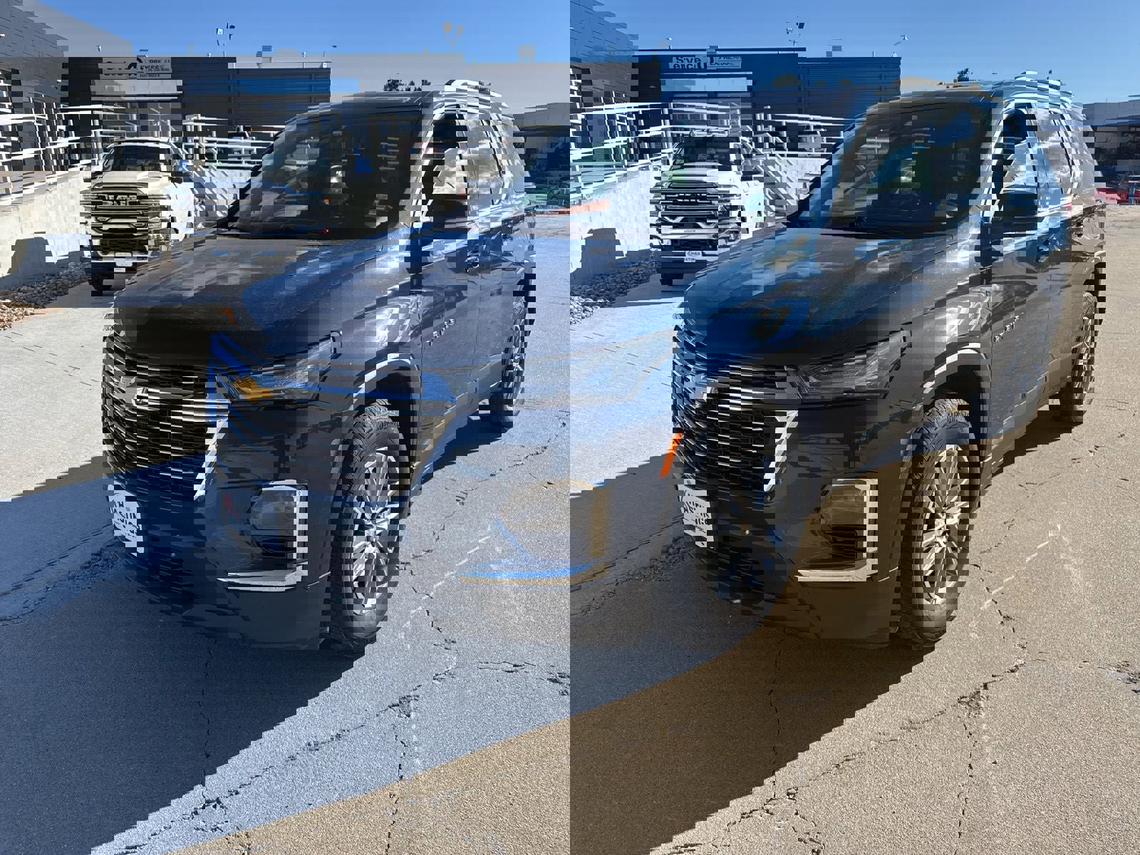 Used 2023 Chevrolet Traverse LT