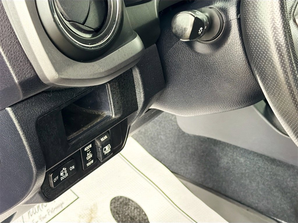 Used 2017 Toyota Tacoma SR5 image 10