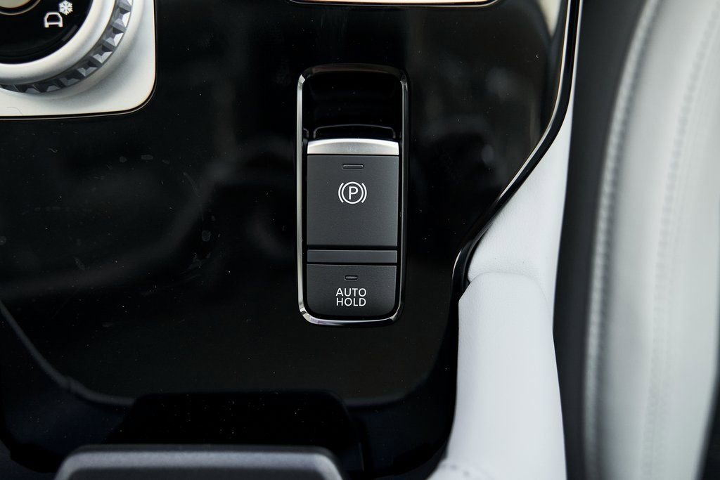 Used 2025 Mitsubishi Outlander SE FWD image 43