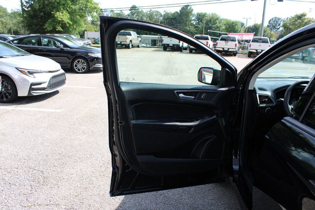 Used 2020 Ford Edge SE image 20