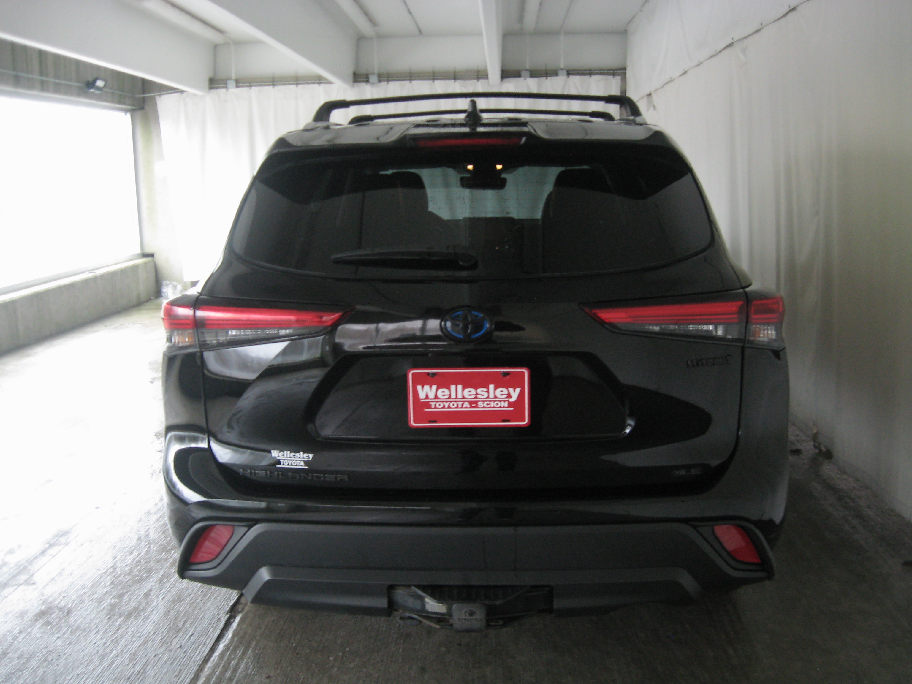 Used 2022 Toyota Highlander XLE image 27