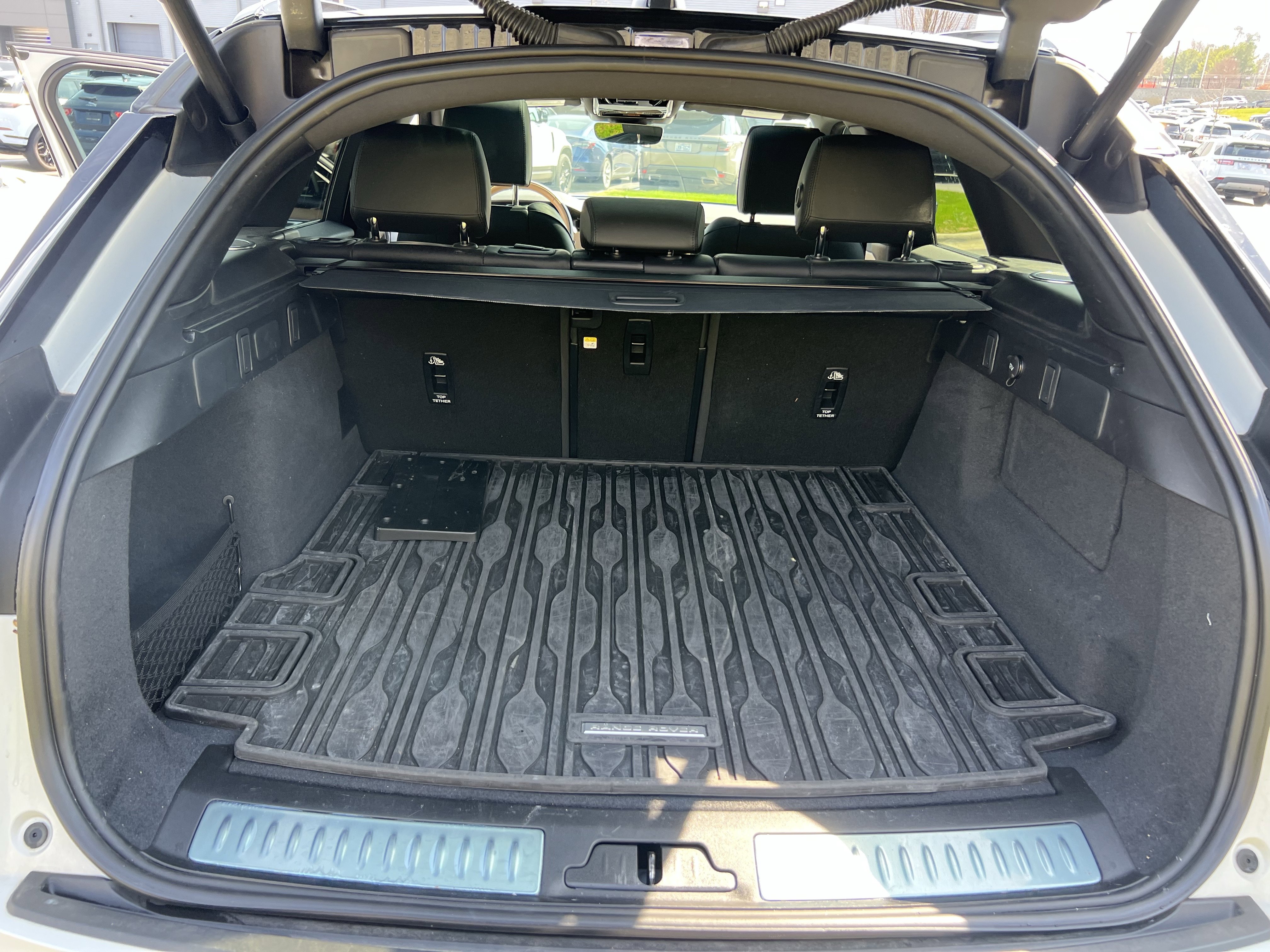 Certified 2025 Land Rover Range Rover Velar Dynamic HSE AWD/4WD image 33