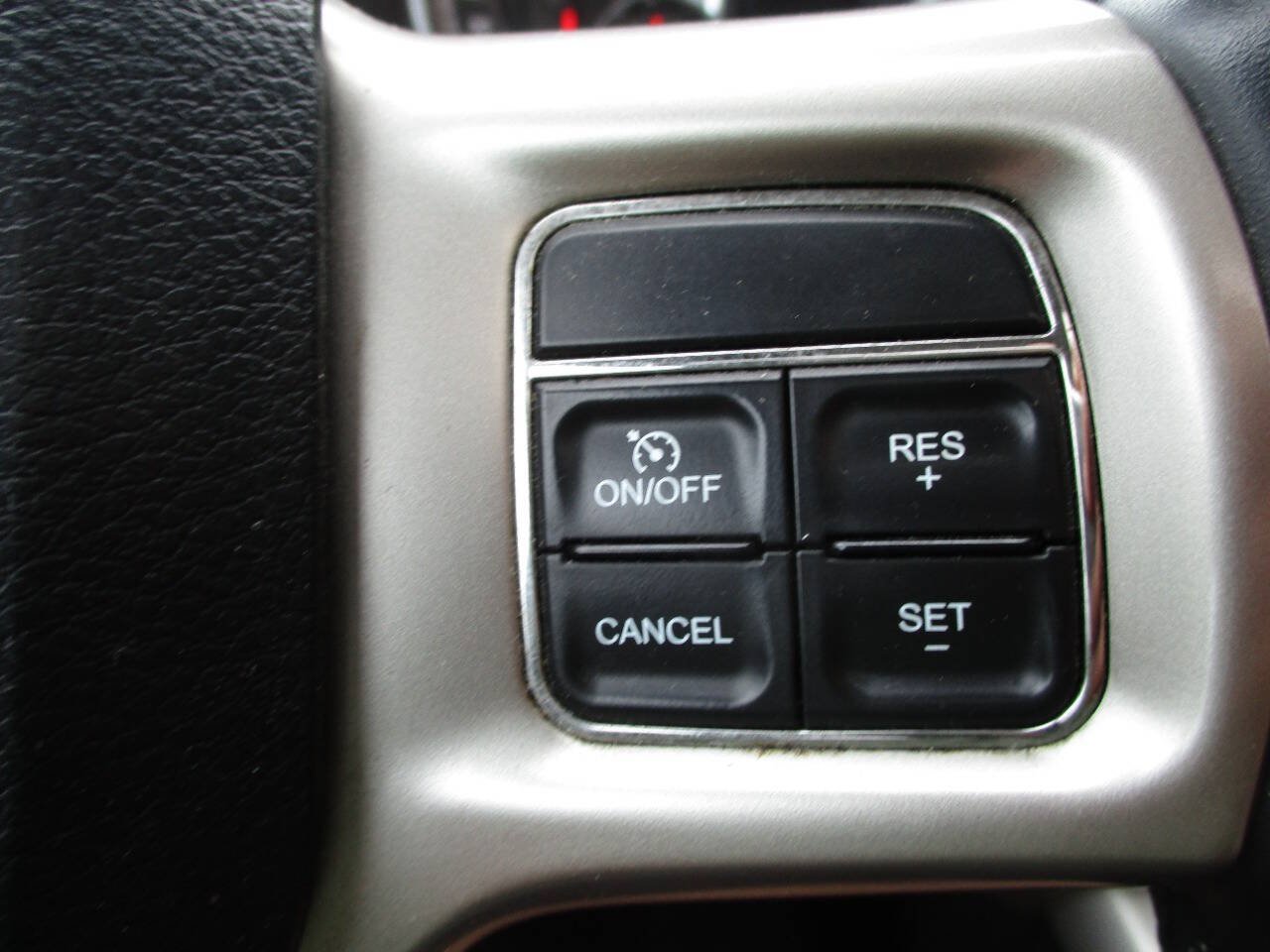 Used 2014 RAM 2500 Laramie AWD/4WD image 18