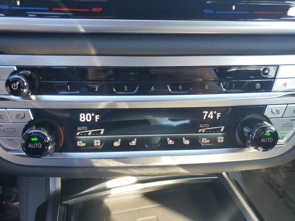 Used 2022 BMW 750i xDrive w/ Executive Package image 30