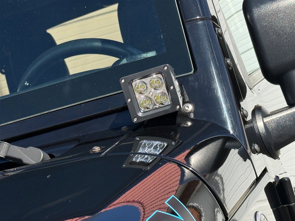 Used 2015 Jeep Wrangler Unlimited Rubicon w/ Dual Top Group image 15