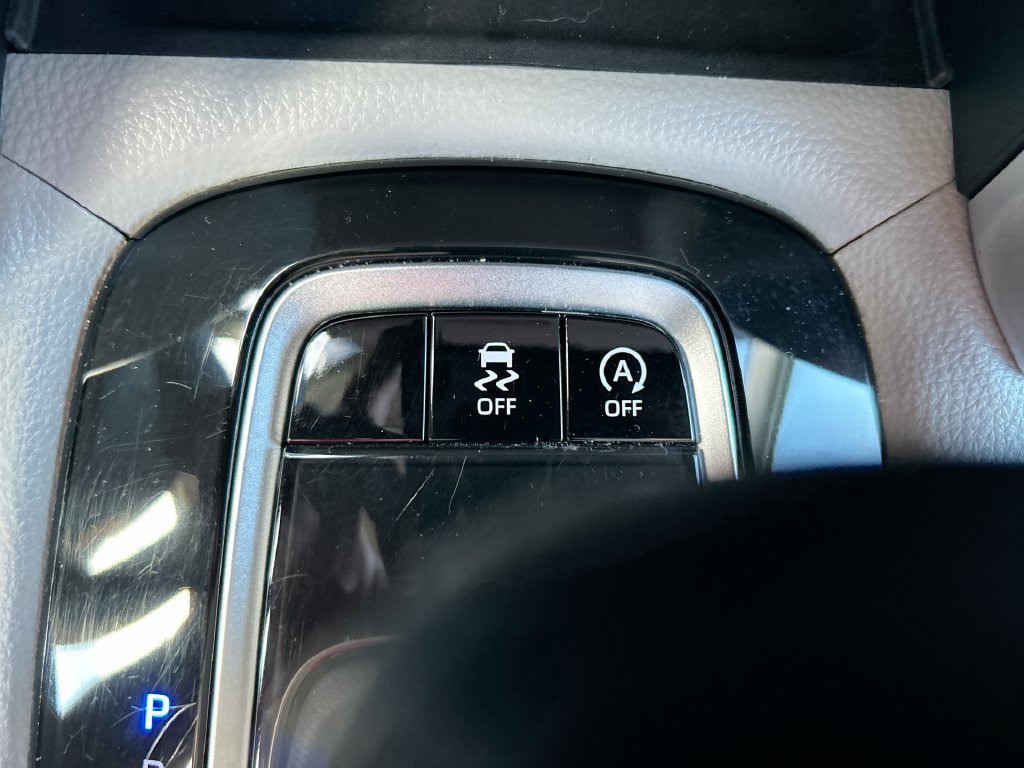Certified 2025 Toyota Corolla Cross L FWD image 32