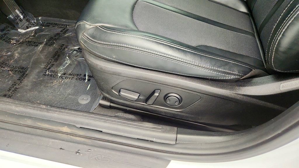 Used 2023 Kia K5 GT-Line w/ GT-Line Premium Package image 11