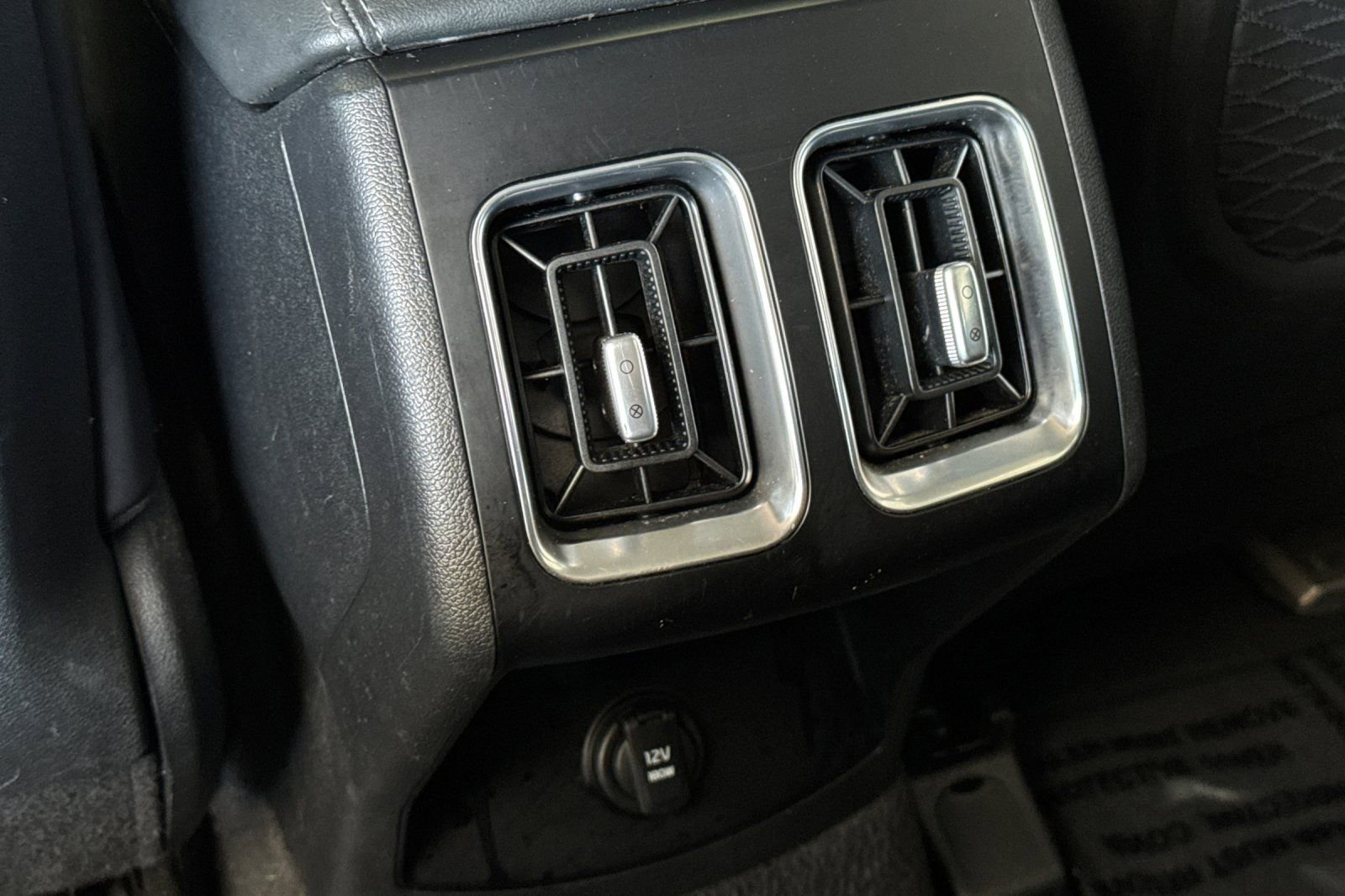 Used 2024 Kia Sorento S image 15