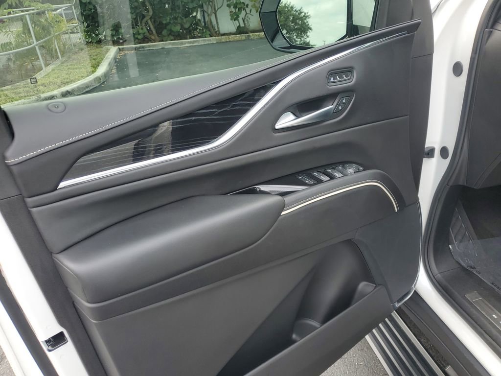 Certified 2024 Cadillac Escalade V w/ LPO, ONYX Package image 29