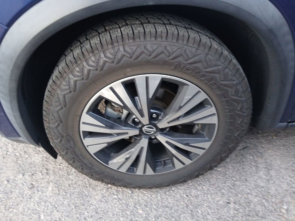 Used 2021 Nissan Rogue SV AWD/4WD image 3