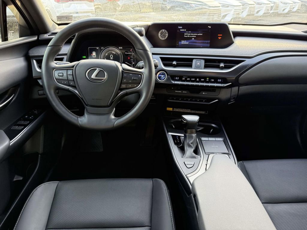 Used 2022 Lexus UX 250h w/ Premium Package image 8