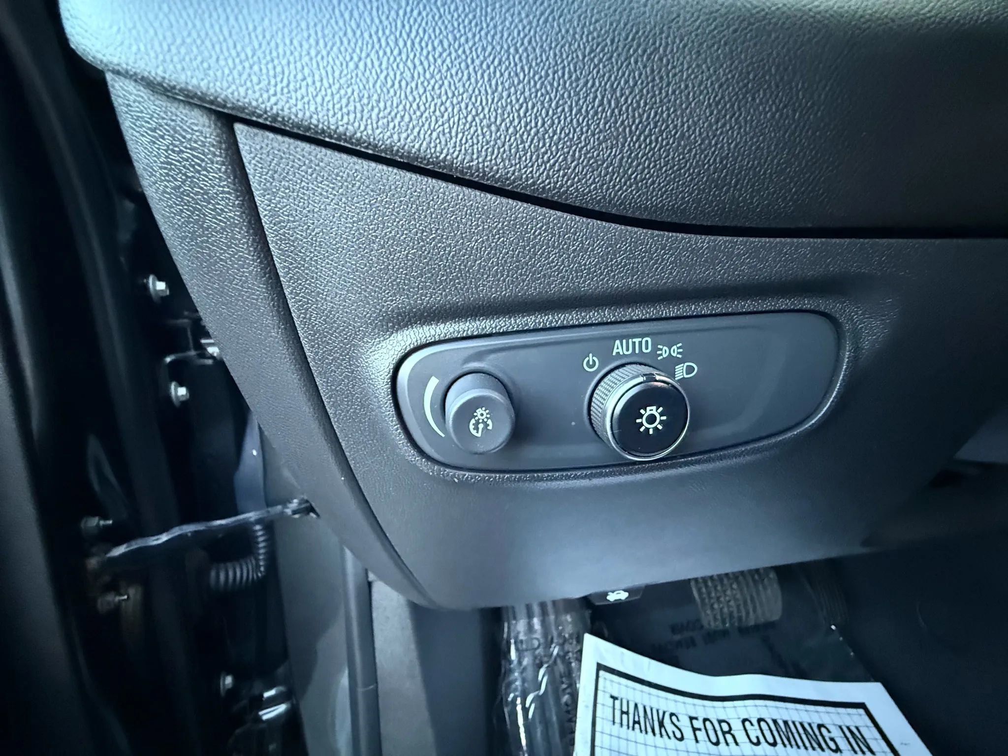 Used 2020 Chevrolet Equinox LS image 33