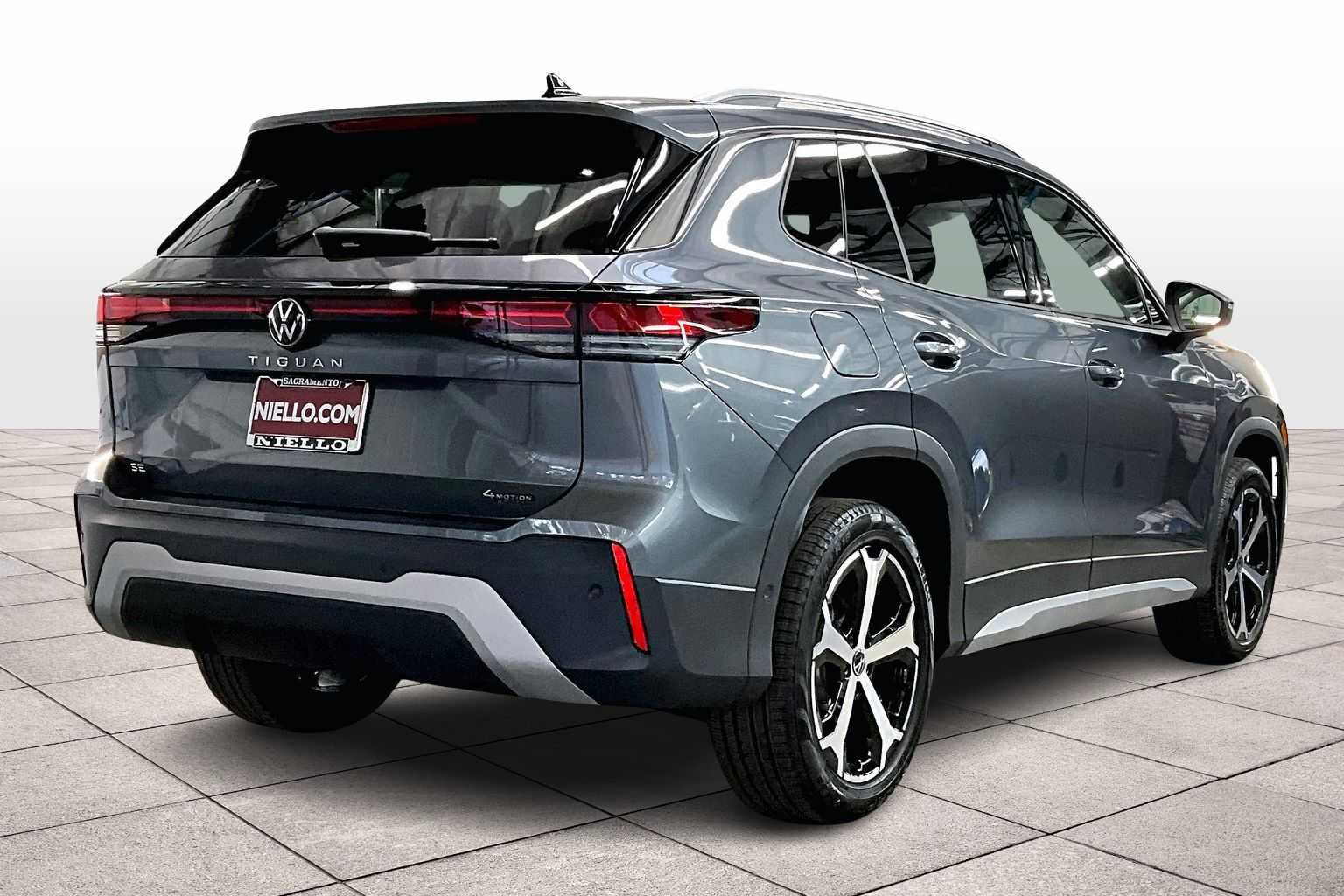 New 2026 Volkswagen Tiguan SE image 4