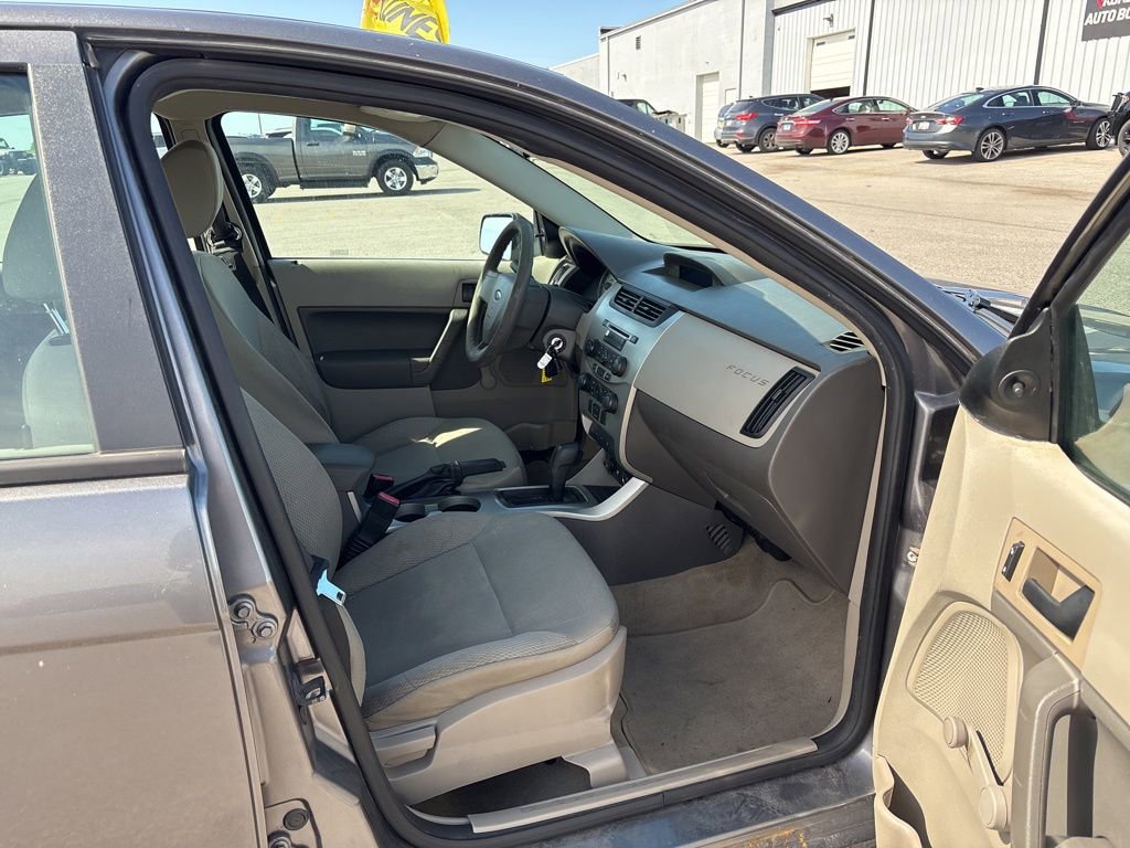 Used 2011 Ford Focus S FWD image 17