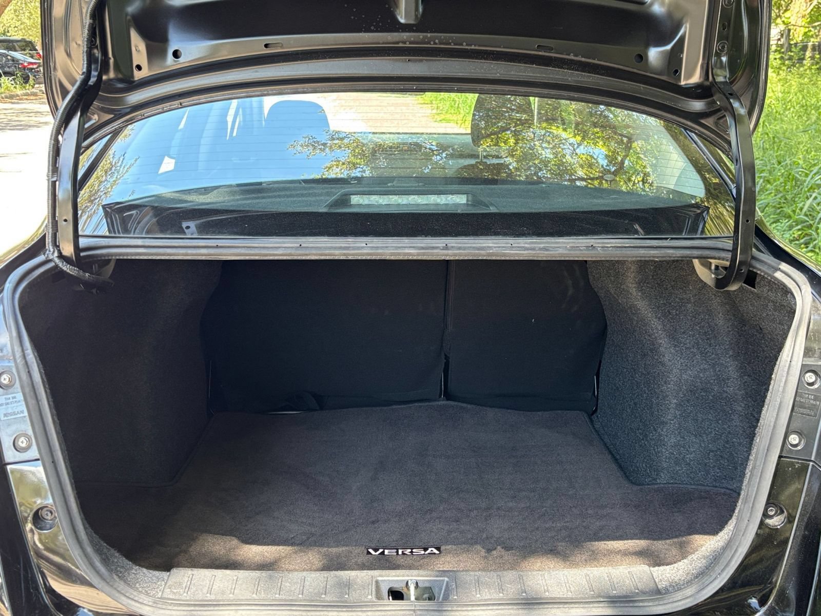 Used 2025 Nissan Versa SV FWD image 28