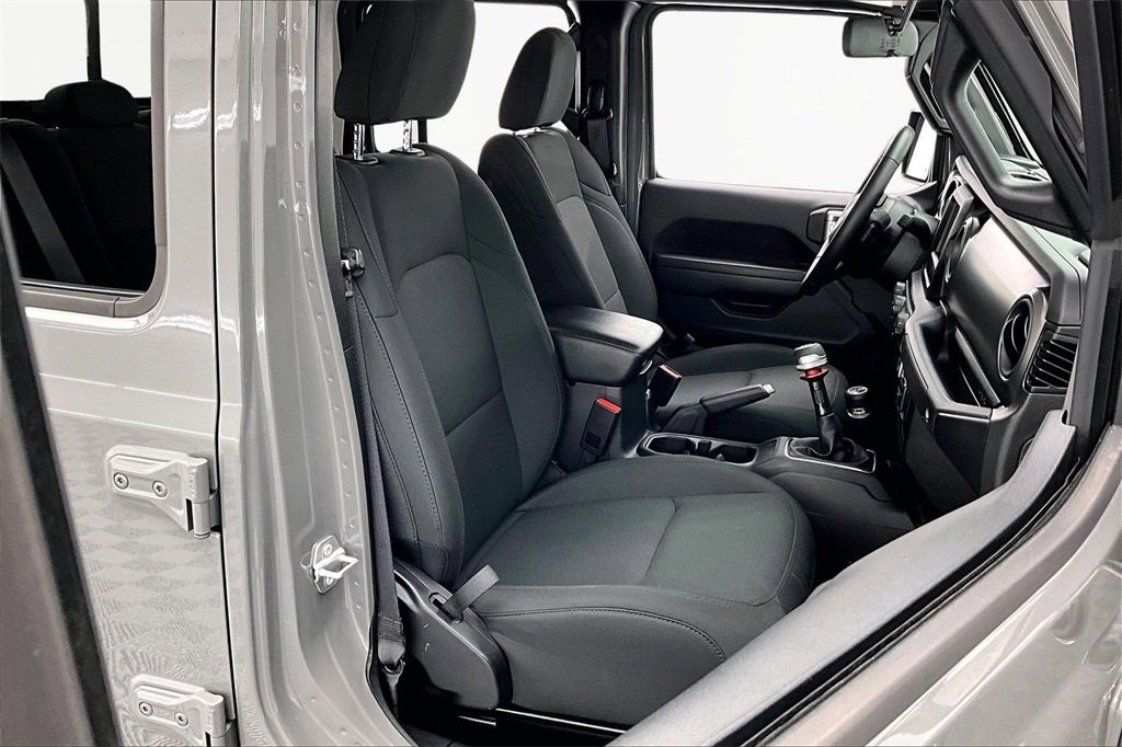 Used 2022 Jeep Gladiator Willys image 7