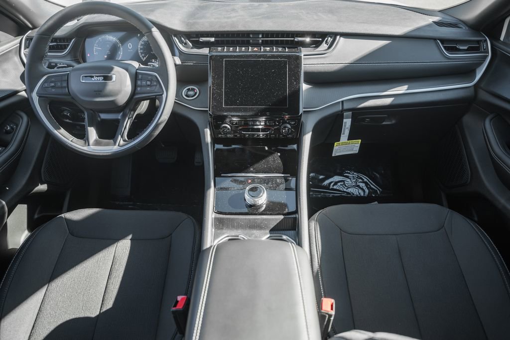 New 2025 Jeep Grand Cherokee Laredo X w/ Luxury Tech Group I image 19