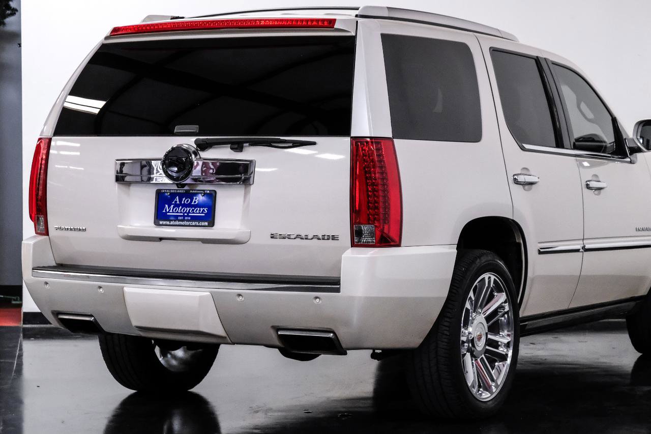 Used 2013 Cadillac Escalade Platinum RWD image 11